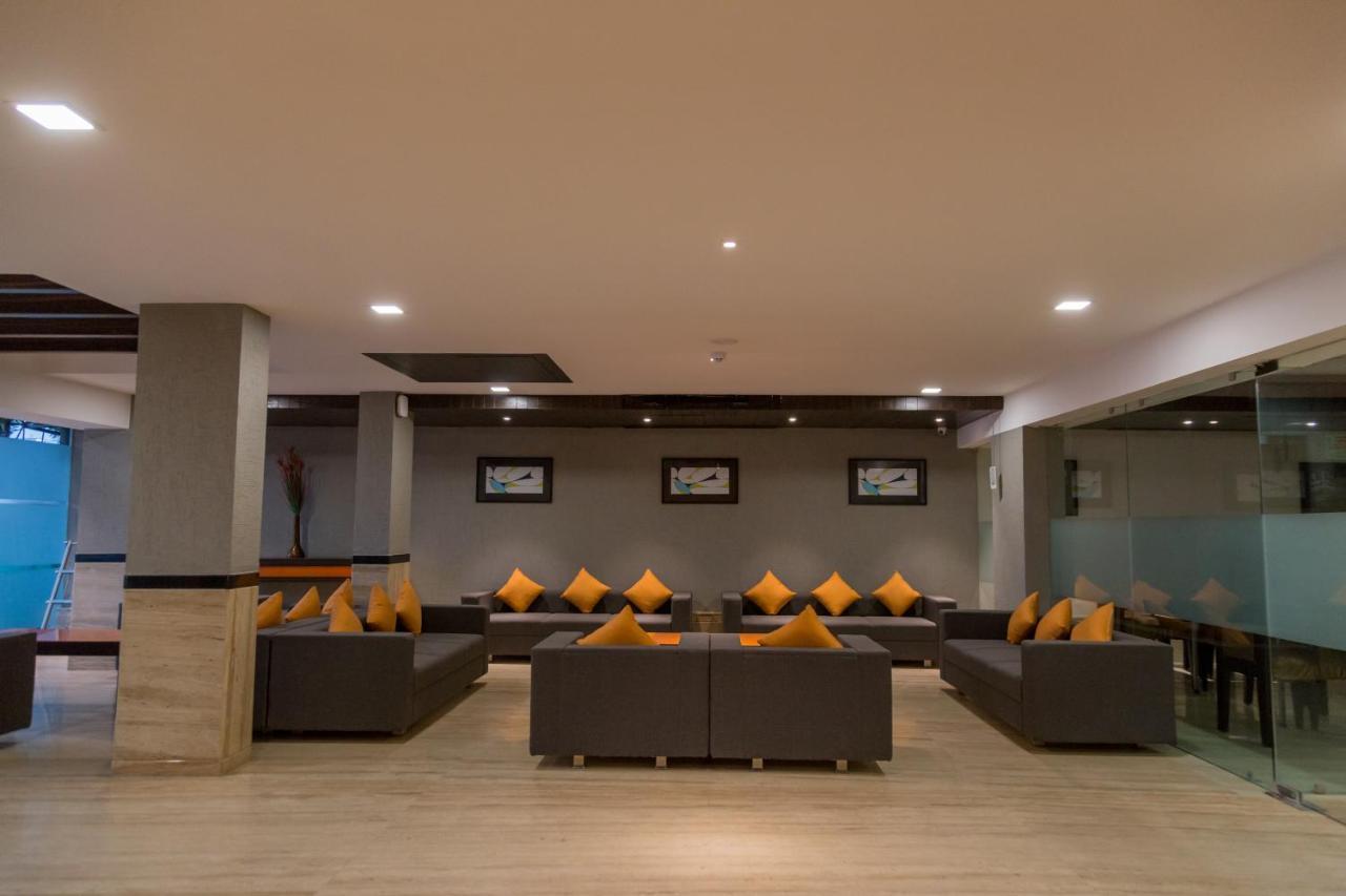 Ahmedabad, Satellite Hotel Exterior foto